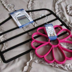 NWT set of 3 velvet hangers